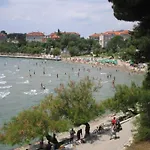 Lägenhet With Shared Garden 3 Min Walk To The Split