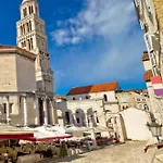 With Shared Garden 3 Min Walk To The Split