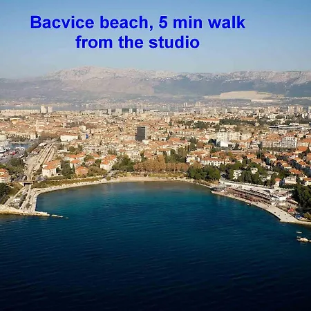 With Shared Garden 3 Min Walk To The * Split