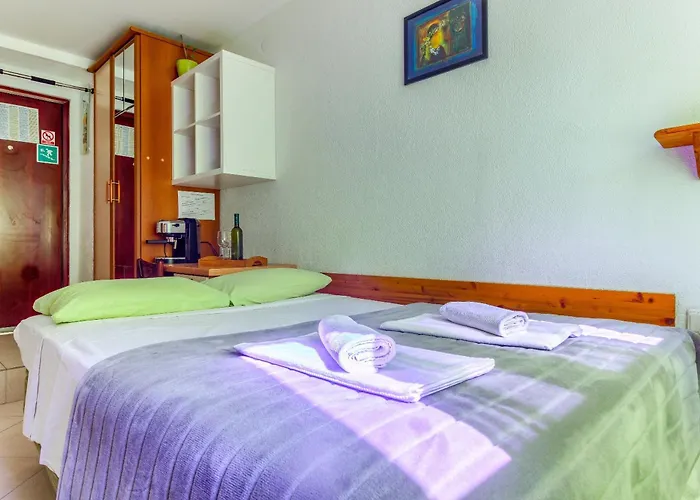 شقة With Shared Garden 3 Min Walk To The *