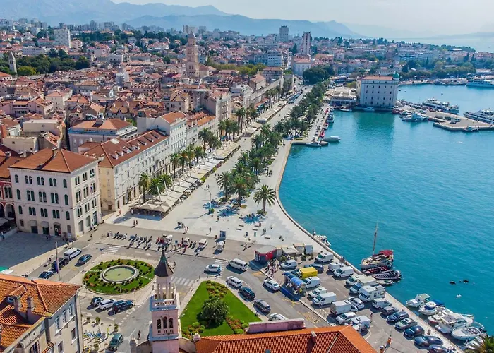 شقة With Shared Garden 3 Min Walk To The